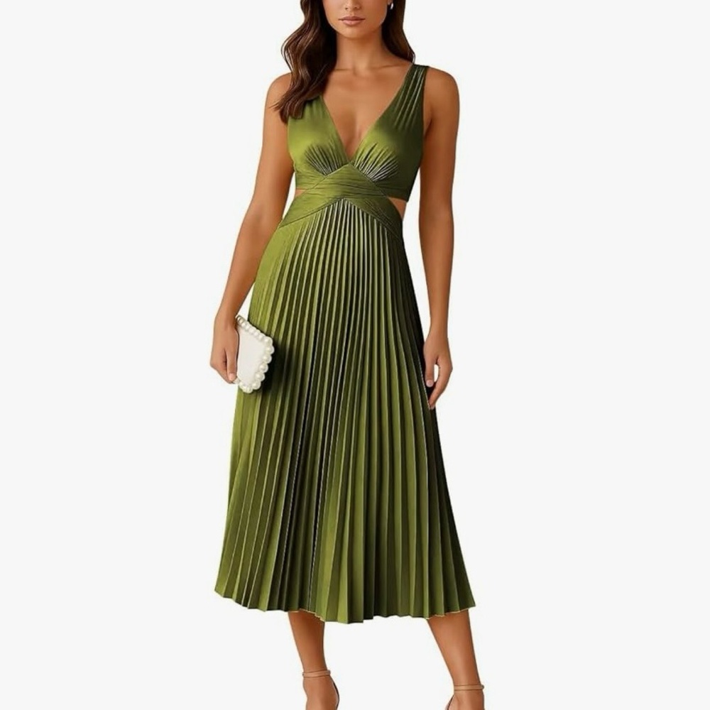 Never Worn Elegant Green Satin Pleated Dress